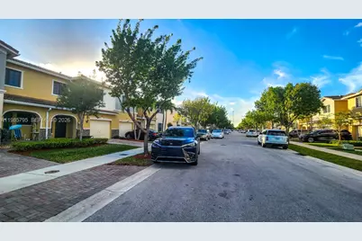 470 NE 194th Ter #470, Miami, FL 33179 - Photo 29