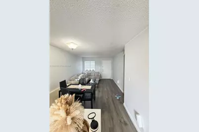 5290 W 21st Ct #301, Hialeah, FL 33016 - Photo 7