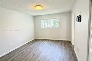 5290 W 21st Ct, Hialeah, FL 33016 - Photo 13