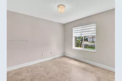 1208 NW 170th Ave, Pembroke Pines, FL 33028 - Photo 9
