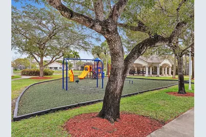 1208 NW 170th Ave, Pembroke Pines, FL 33028 - Photo 37