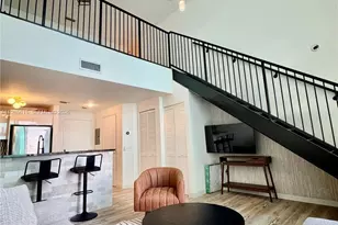 300 S Biscayne Blvd, Miami, FL 33131 - Photo 13