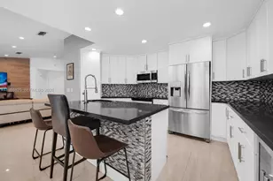 16898 Crestview Ln, Weston, FL 33326 - Photo 9