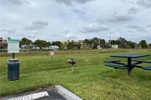 2881 N Oakland Forest Dr, Oakland Park, FL 33309 - Photo 31