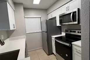 2881 N Oakland Forest Dr, Oakland Park, FL 33309 - Photo 5