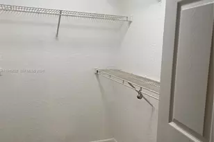 2881 N Oakland Forest Dr, Oakland Park, FL 33309 - Photo 21