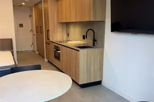 121 NE 5th St, Miami, FL 33132 - Photo 31