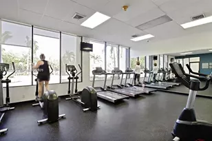 100 Bayview Dr, Sunny Isles Beach, FL 33160 - Photo 33