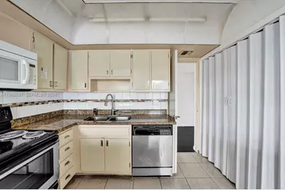 4001 Hillcrest Dr #602-4, Hollywood, FL 33021 - Photo 29