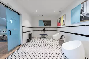 650 NE 2nd Ave, Miami, FL 33132 - Photo 9
