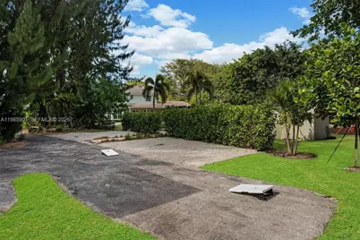 5100 NW 76th Pl, Fort Lauderdale, FL 33073 - Photo 97