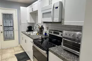 11685 Canal Dr, North Miami, FL 33181 - Photo 23