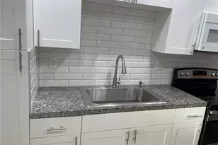 11685 Canal Dr, North Miami, FL 33181 - Photo 7