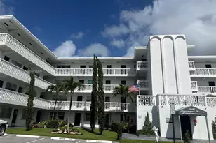 11685 Canal Dr, North Miami, FL 33181 - Photo 3