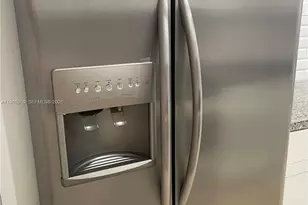 11685 Canal Dr, North Miami, FL 33181 - Photo 9