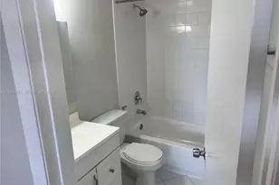 8075 NW 7th St, Miami, FL 33126 - Photo 21