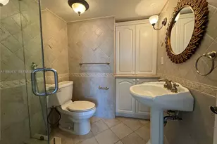 2555 Collins Ave, Miami Beach, FL 33140 - Photo 21