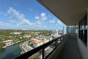 2555 Collins Ave, Miami Beach, FL 33140 - Photo 11