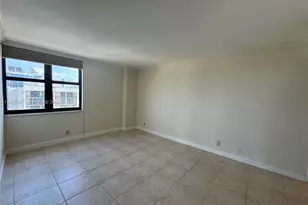 2555 Collins Ave, Miami Beach, FL 33140 - Photo 23