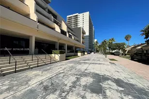 2555 Collins Ave, Miami Beach, FL 33140 - Photo 51