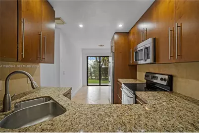 1634 N 15th Ter, Hollywood, FL 33020 - Photo 11