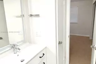 7830 NW 33rd St, Davie, FL 33024 - Photo 9