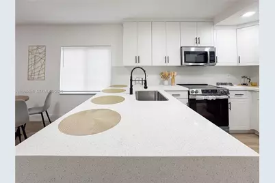 15545 Arizona Rd, Homestead, FL 33033 - Photo 9