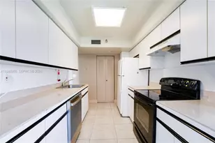 19101 NE 36th Ct, Aventura, FL 33180 - Photo 13