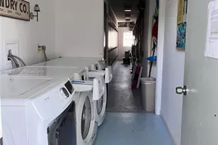 708 Victoria Dr, Cape Coral, FL 33904 - Photo 21