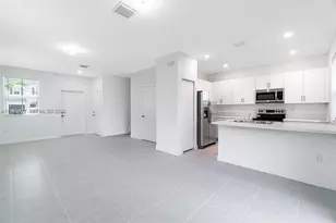 2685 SE 12th St, Homestead, FL 33035 - Photo 7