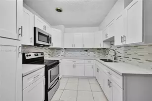 210 E 59th St, Hialeah, FL 33013 - Photo 7
