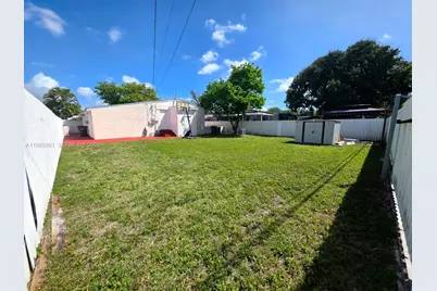 210 E 59th St, Hialeah, FL 33013 - Photo 27