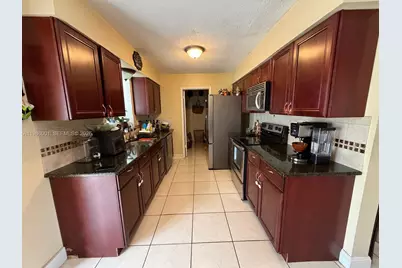 1833 SW 43rd Ave, Fort Lauderdale, FL 33317 - Photo 11