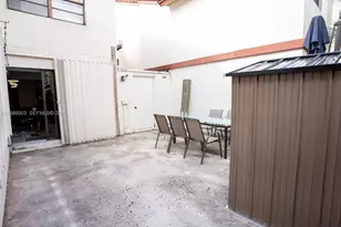 333 Ives Dairy Rd, Miami, FL 33179 - Photo 11