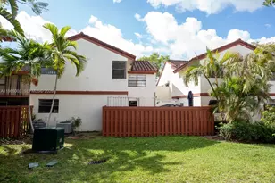 333 Ives Dairy Rd, Miami, FL 33179 - Photo 3