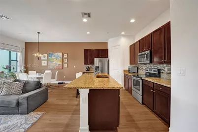 11607 SW 13th Dr, Pembroke Pines, FL 33025 - Photo 15