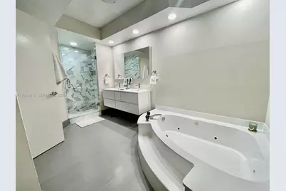 20281 E Country Club Dr #2405, Aventura, FL 33180 - Photo 23