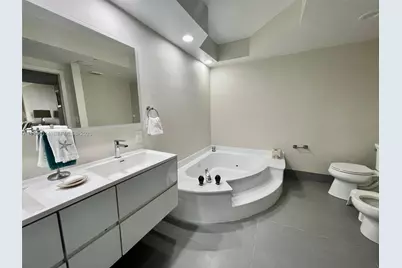 20281 E Country Club Dr #2405, Aventura, FL 33180 - Photo 21