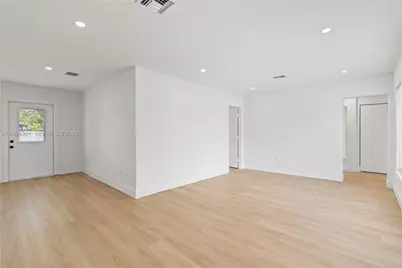 2995 NW 88th St, Miami, FL 33147 - Photo 9