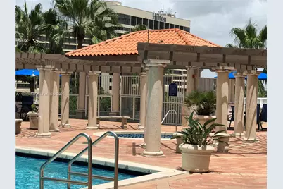 5077 NW 7th St #709, Miami, FL 33126 - Photo 15