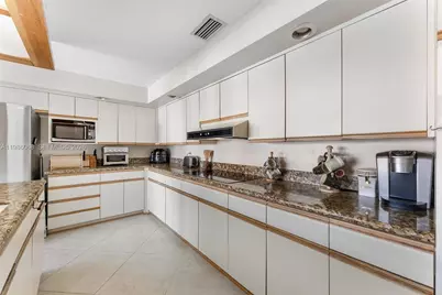 11101 NW 26th Dr, Coral Springs, FL 33065 - Photo 13