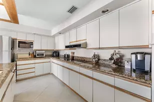 11101 NW 26th Dr, Coral Springs, FL 33065 - Photo 13