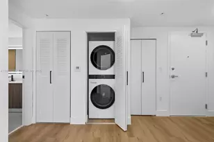 2479 NE 192 St, Miami, FL 33180 - Photo 3