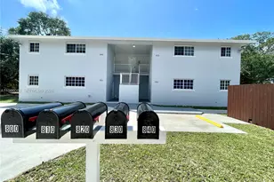 800 SW 10th Ave, Hallandale Beach, FL 33009 - Photo 1