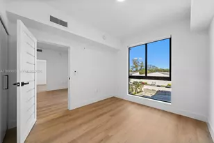2479 NE 192 St, Miami, FL 33180 - Photo 11