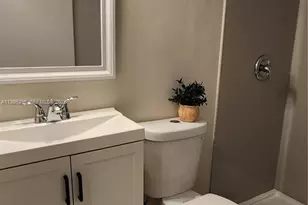 800 SW 10th Ave, Hallandale Beach, FL 33009 - Photo 9