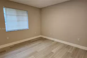 800 SW 10th Ave, Hallandale Beach, FL 33009 - Photo 15