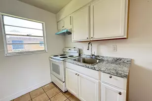 1703 Palm Dr, Fort Myers, FL 33907 - Photo 3