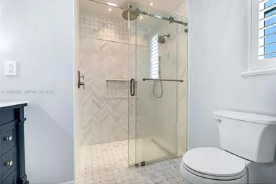 2870 Pine Tree Dr #3, Miami Beach, FL 33140 - Photo 19