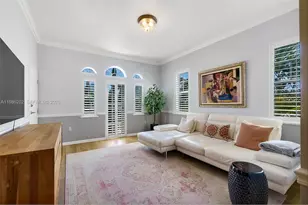 2870 Pine Tree Dr, Miami Beach, FL 33140 - Photo 3